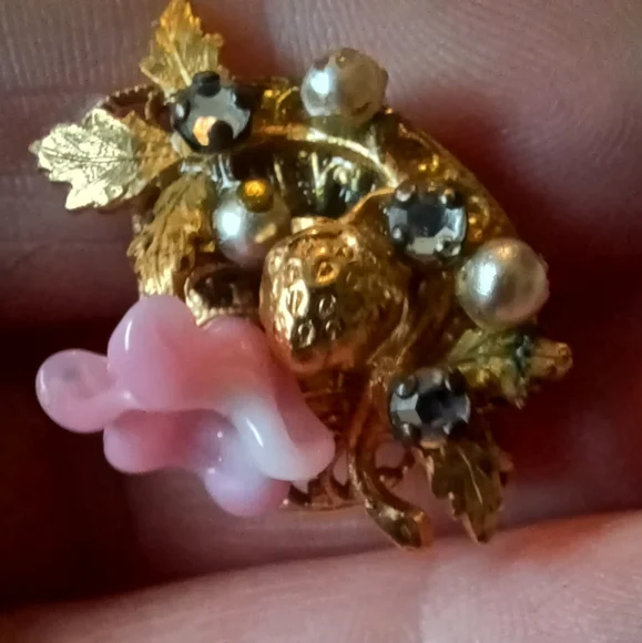 Vintage Miriam Haskell Strawberry Pink Floral Earrings - Picture 8 of 10